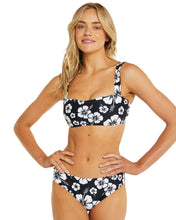 Load image into Gallery viewer, Womens - Swim Bottom - Regular Brief Bikini - Bayside - Hibiscus Black
