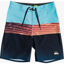 Load image into Gallery viewer, Boys 8-16 Highline Hold Down 17&quot; Boardshorts
