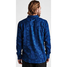 Load image into Gallery viewer, The Fes Long Sleeve Flannel
