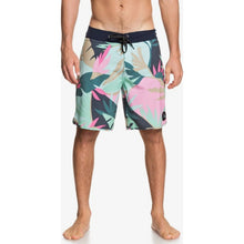 Load image into Gallery viewer, Highline Tropical Flow 19&quot; Boardshorts
